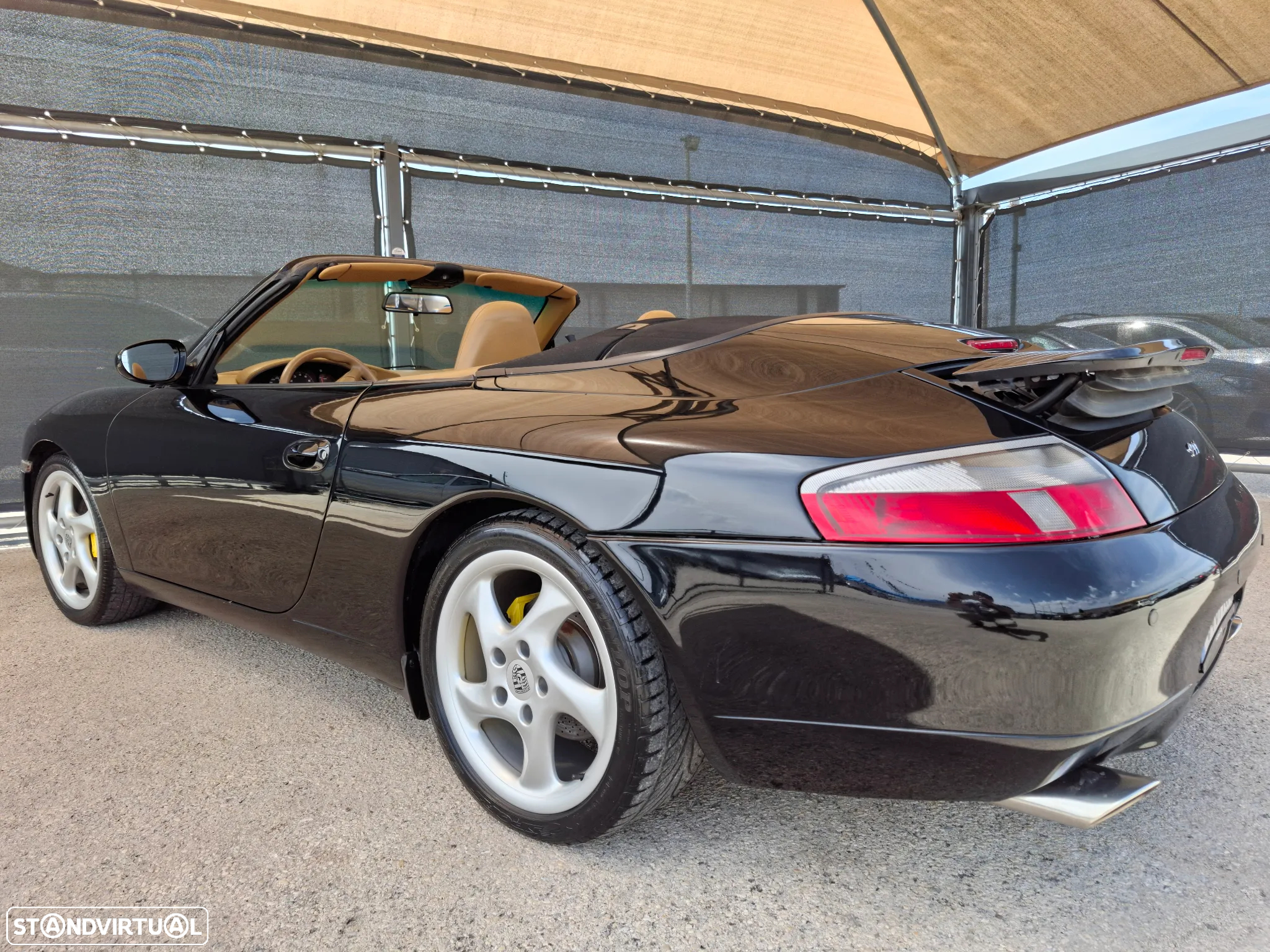 Porsche 911 (996) Carrera Cabrio - 25