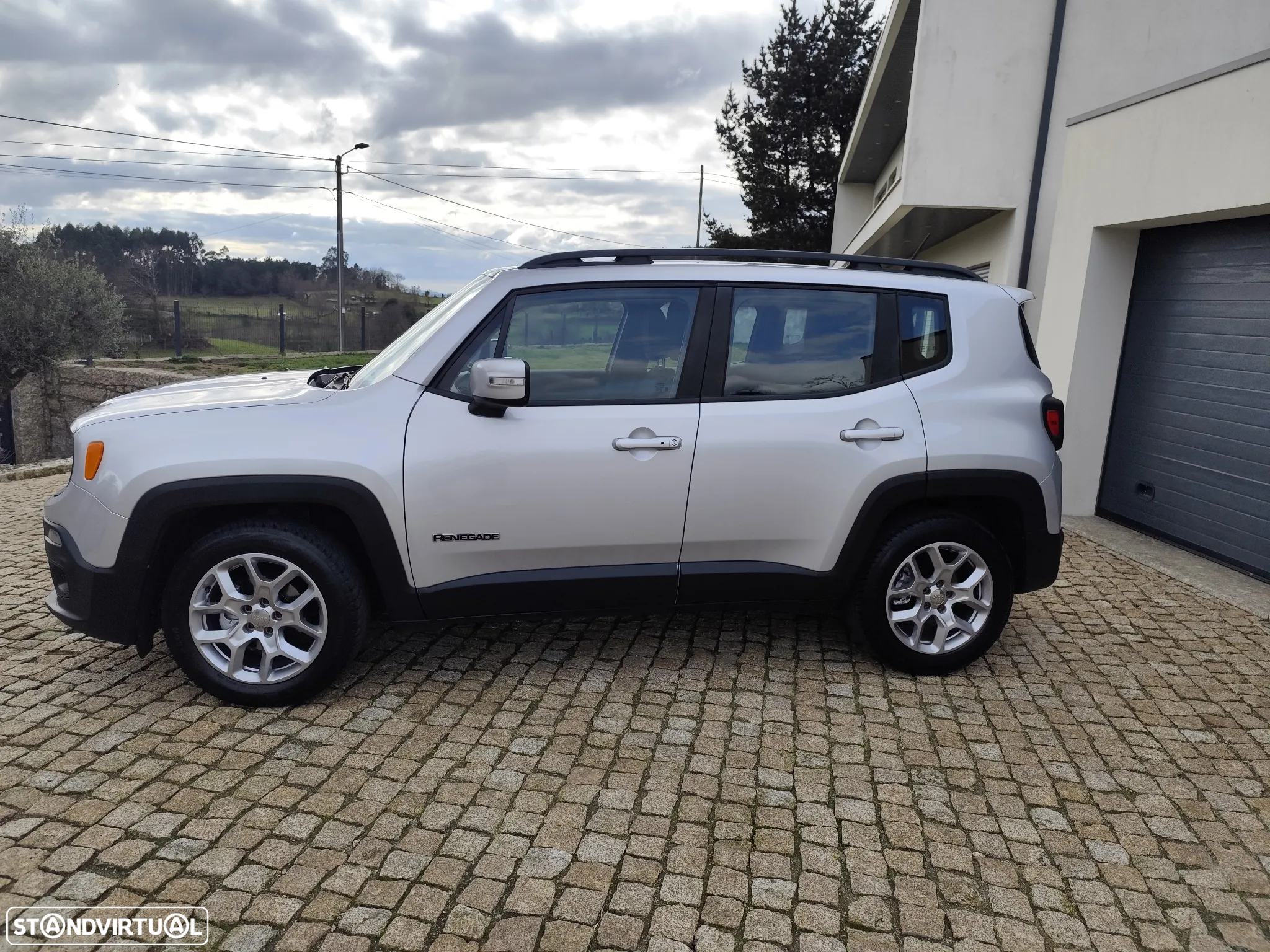 Jeep Renegade - 17
