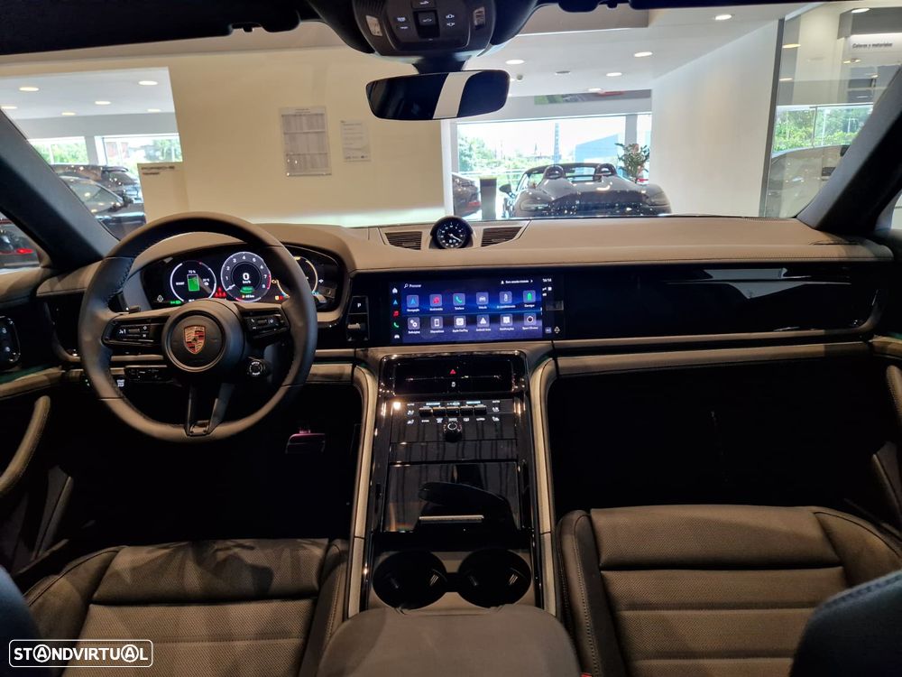 Porsche Panamera 4 E-Hybrid - 30