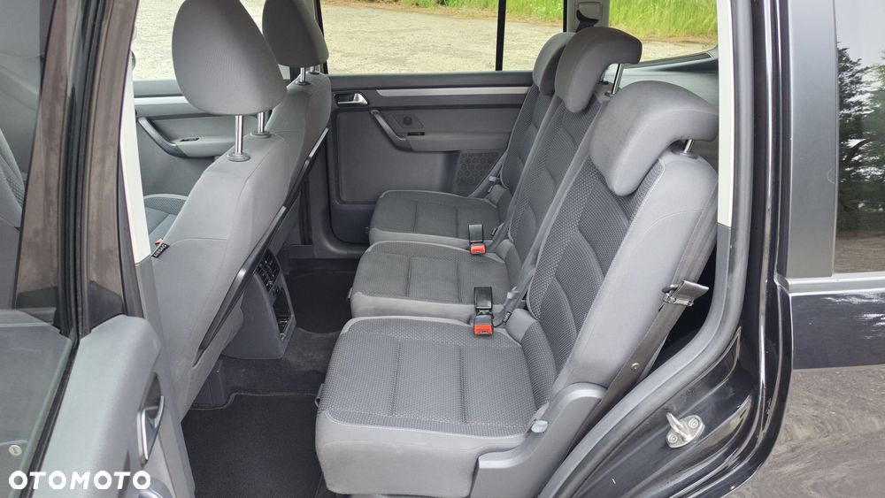Volkswagen Touran 2.0 TDI DPF BlueMotion Technology Life - 16