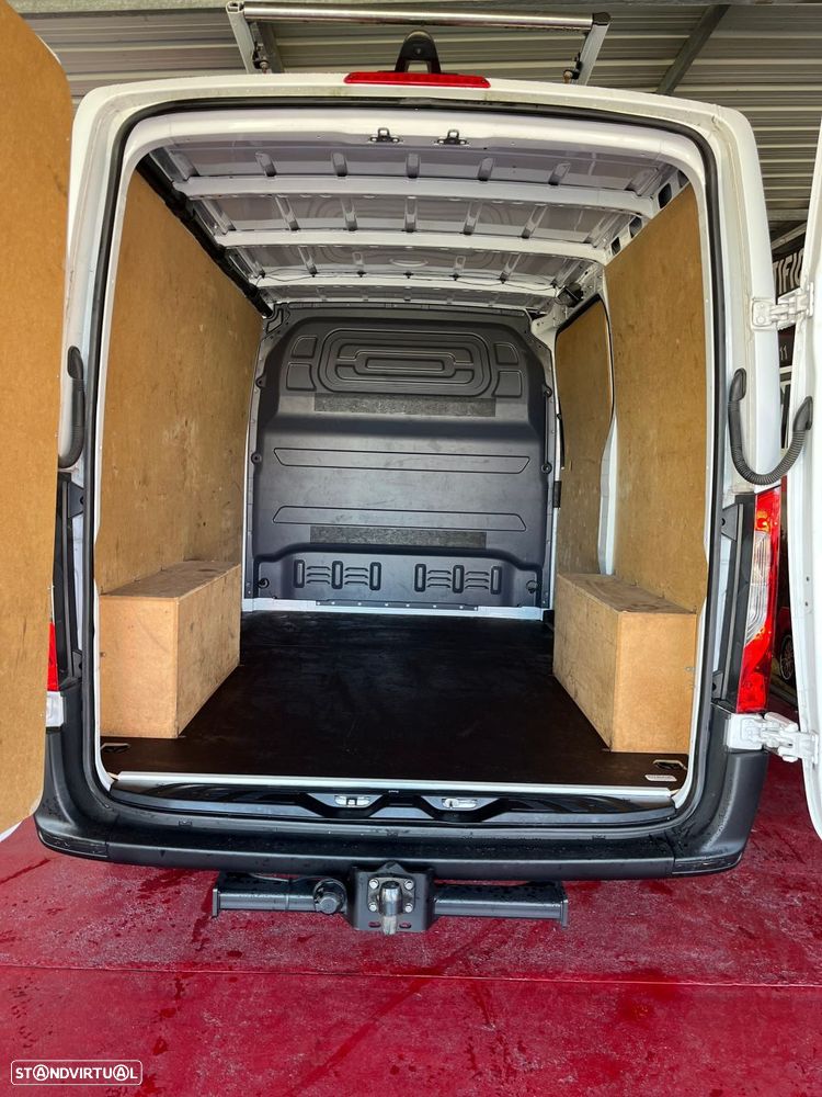 Mercedes-Benz Sprinter 215 CDI RWD L1 - 23