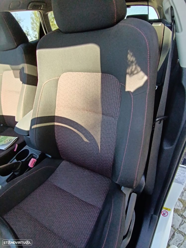 Toyota Auris 1.4 D-4D Comfort+Pack Sport - 10
