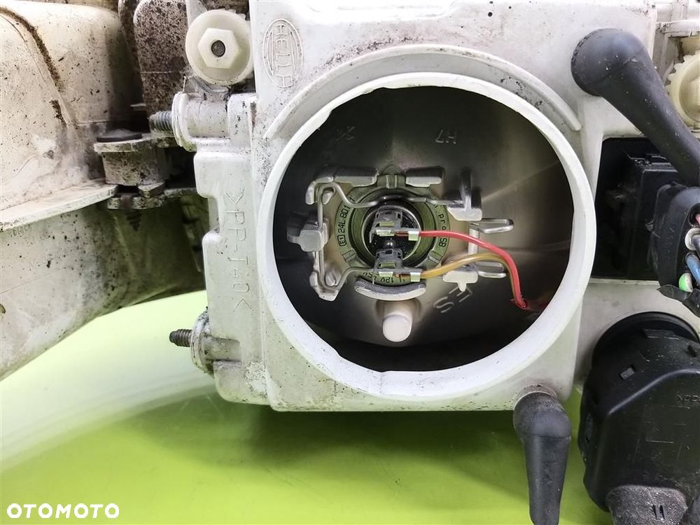 Reflektor lampa przód lewa Volvo V40 1999-2004 R AG00786133 30899682 - 6