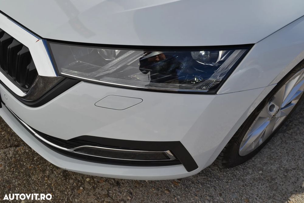 Skoda Octavia 2.0 TDI DSG Style - 31