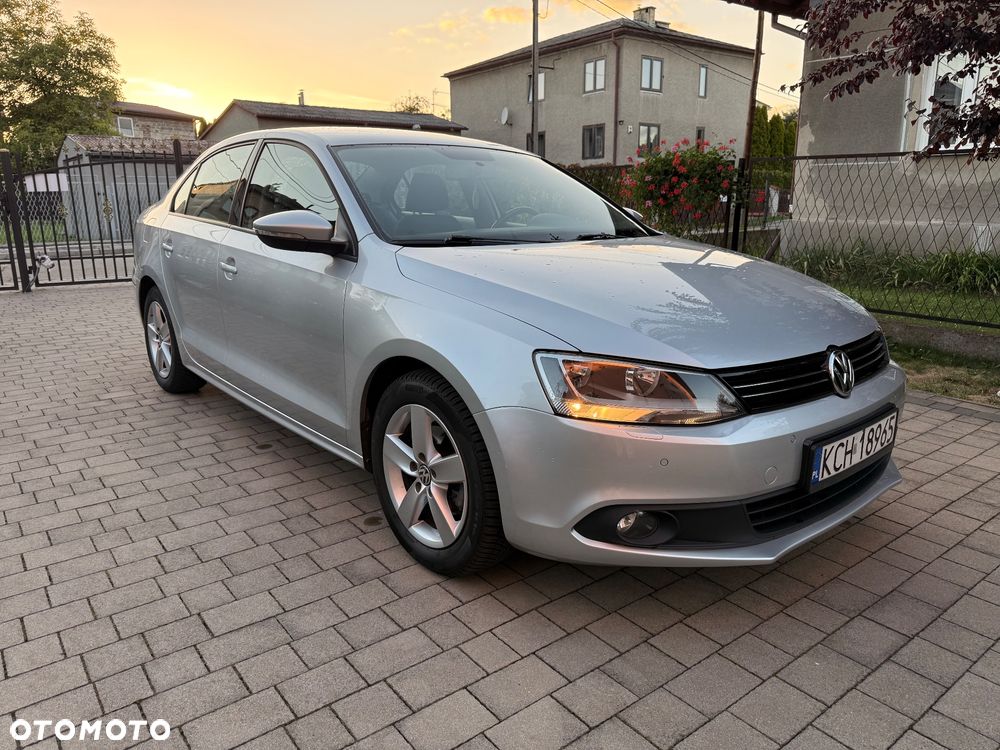 Volkswagen Jetta 1.2 TSI Comfortline - 1