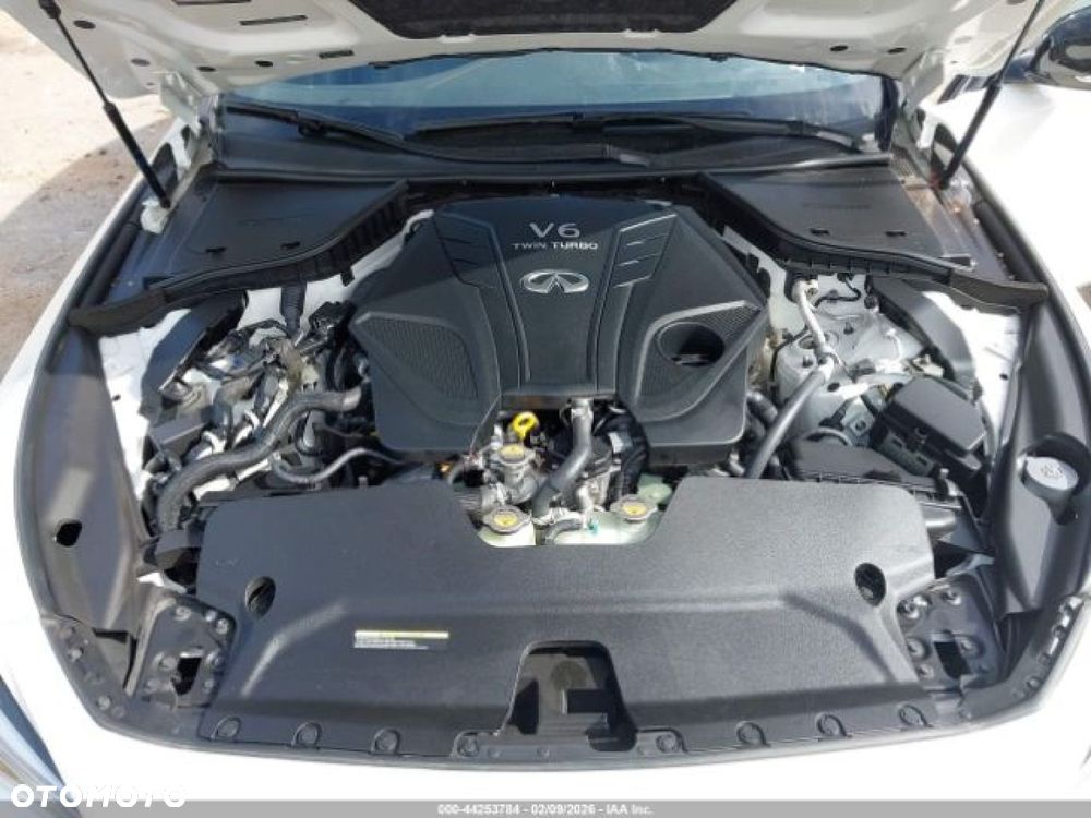 Infiniti Q50 - 12
