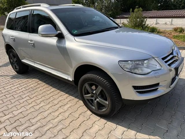 Volkswagen Touareg - 1