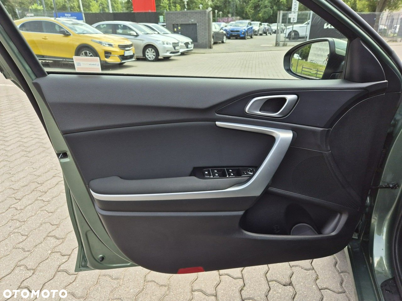 Kia Ceed - 12