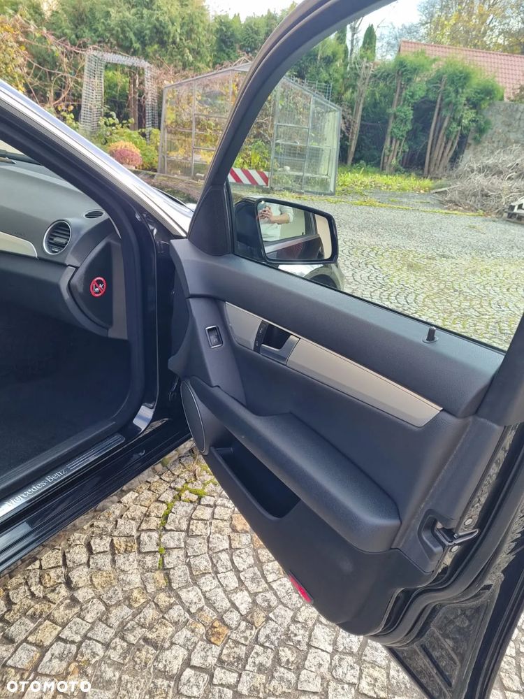 Mercedes-Benz Klasa C 180 T Kompressor Automatik Avantgarde - 16