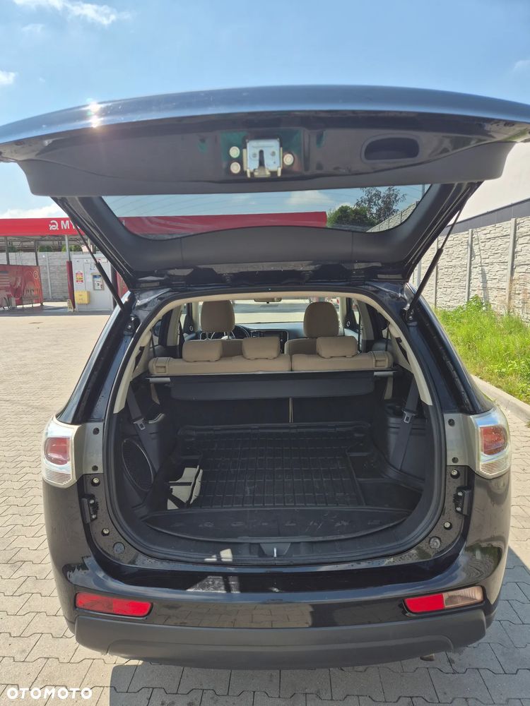 Mitsubishi Outlander 2.0 Intense - 16