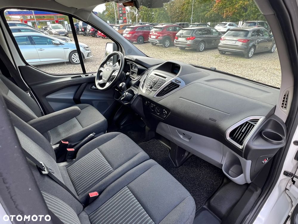 Ford TRANSIT CUSTOM - 17