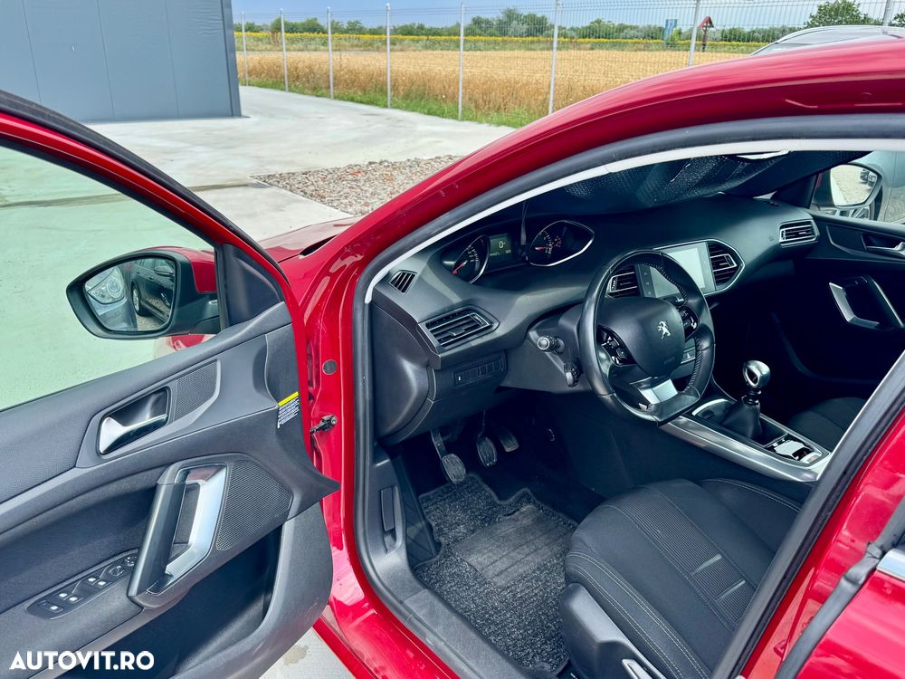 Peugeot 308 - 8