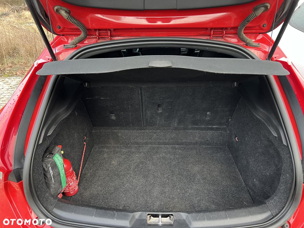 Volvo V40 D2 Drive-E R-Design Momentum - 24