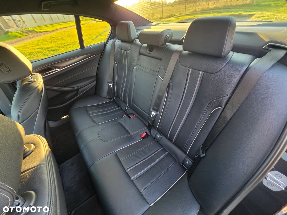 BMW Seria 5 530d xDrive mHEV M Sport sport - 26