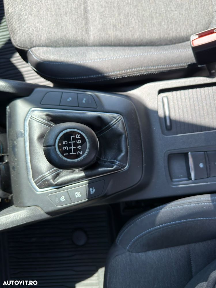 Ford Focus 1.0 EcoBoost 6MT MHEV Active X - 9