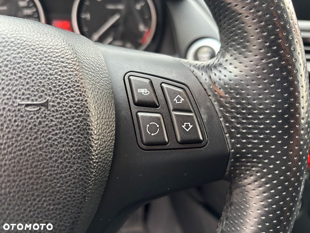 BMW X1 sDrive16d Sport Line - 25