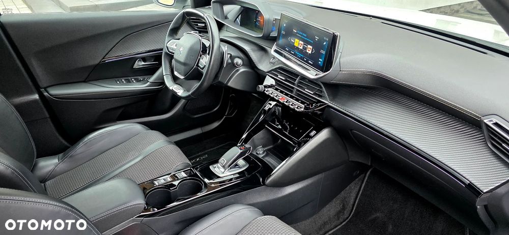 Peugeot 2008 1.5 BlueHDi GT S&S EAT8 - 29