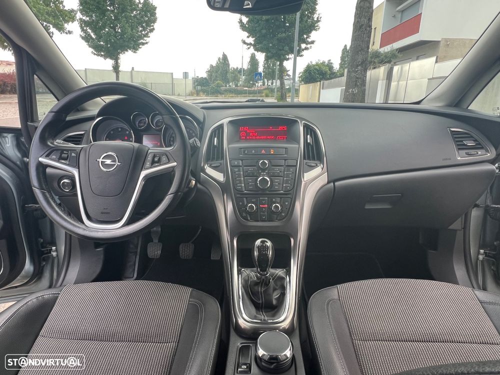 Opel Astra 1.7 CDTi Cosmo - 11