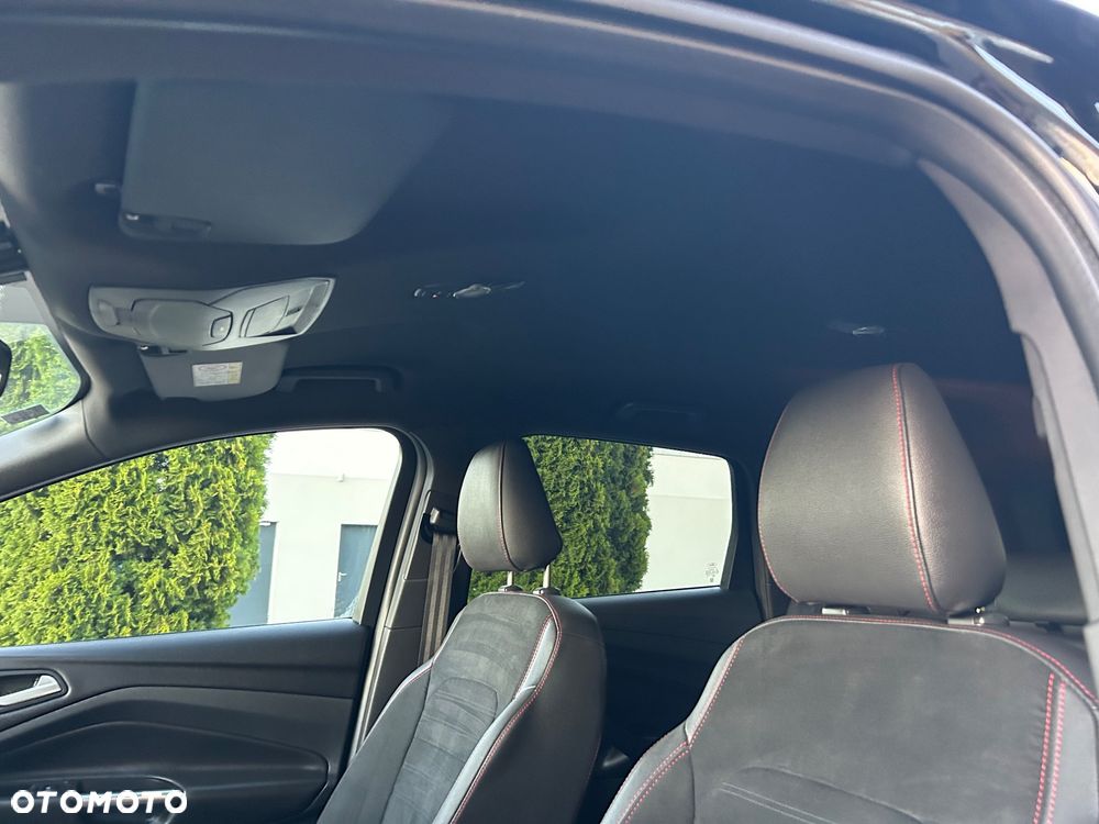 Ford Kuga 2.0 TDCi 4x4 ST-Line - 32
