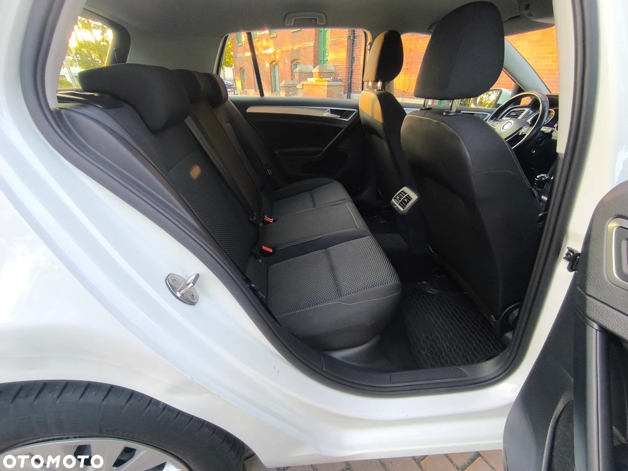Volkswagen Golf VII 1.6 TDI BMT Trendline - 20