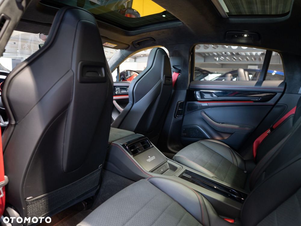 Porsche Panamera GTS - 34