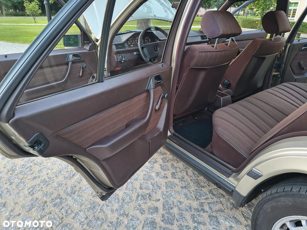 Mercedes-Benz W124 (1984-1993) - 16