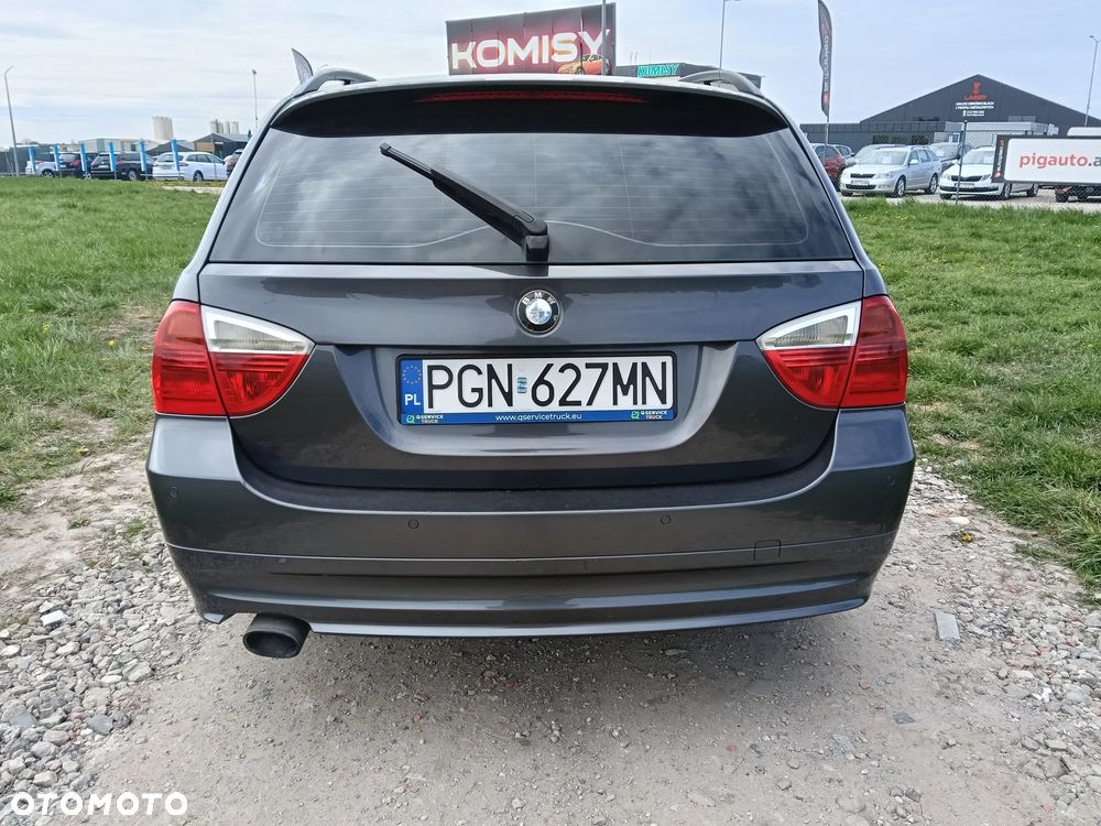 BMW Seria 3 320i - 8