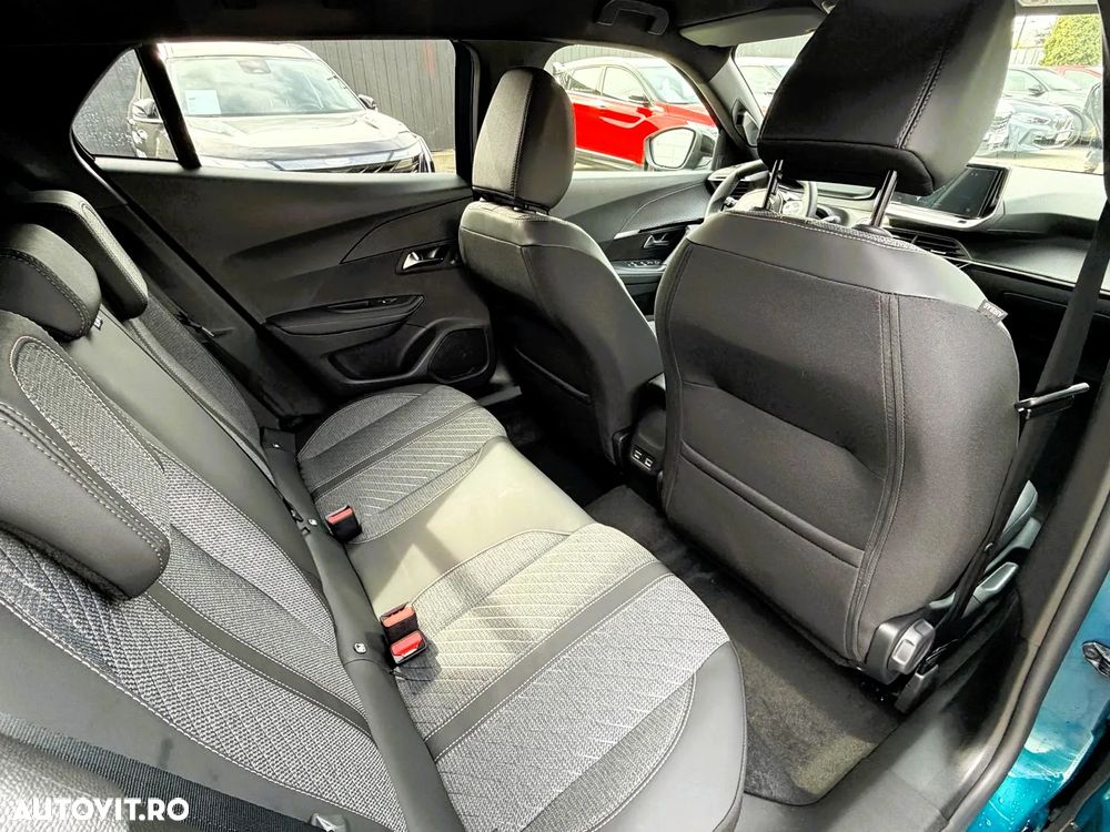 Peugeot 2008 1.2L e-DCS6 MHEV Allure - 14