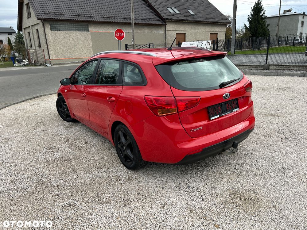 Kia Ceed - 8