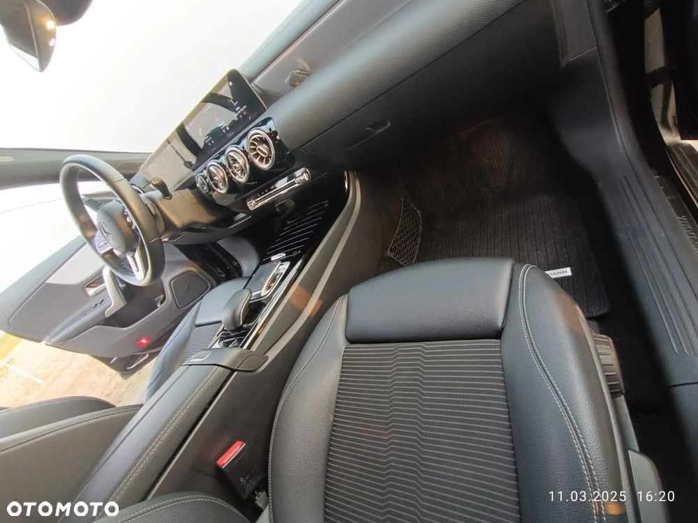 Mercedes-Benz CLA 200 d Shooting Brake 8G-DCT - 19