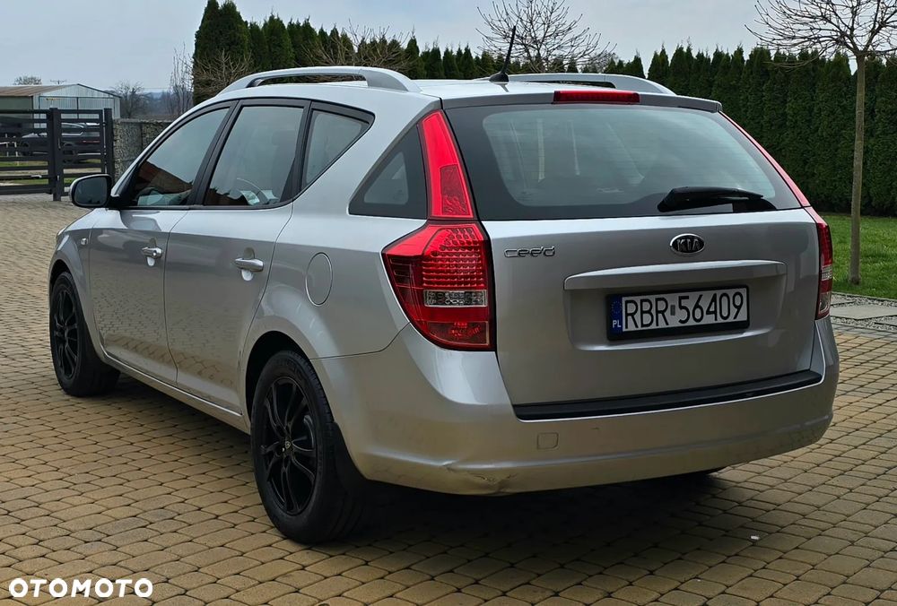 Kia Ceed - 7