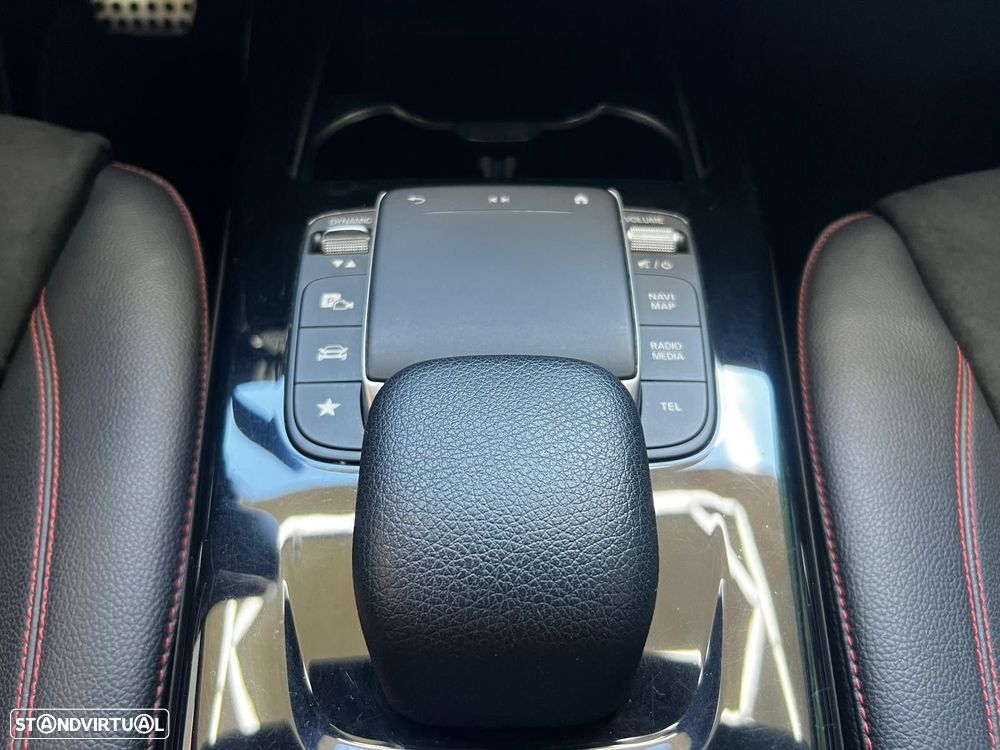 Mercedes-Benz A 250 Limousine e AMG Line - 52