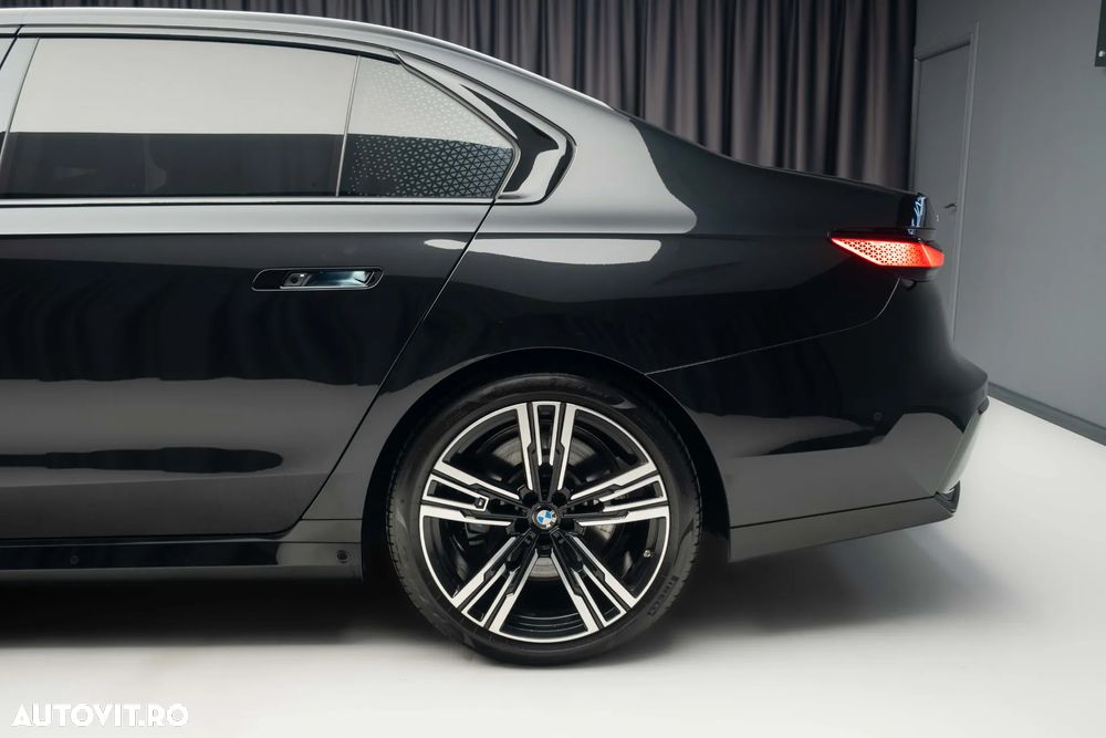 BMW Seria 7 - 11