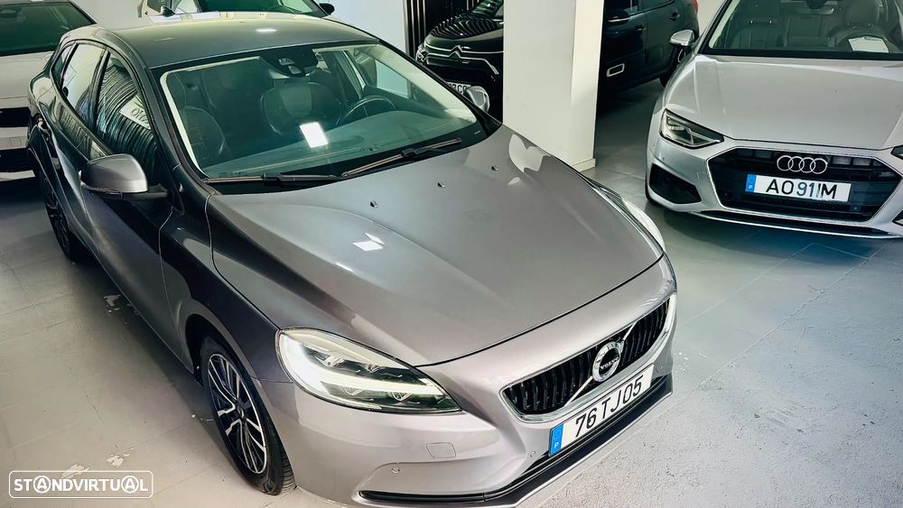 Volvo V40 2.0 D2 Momentum Geartronic - 5