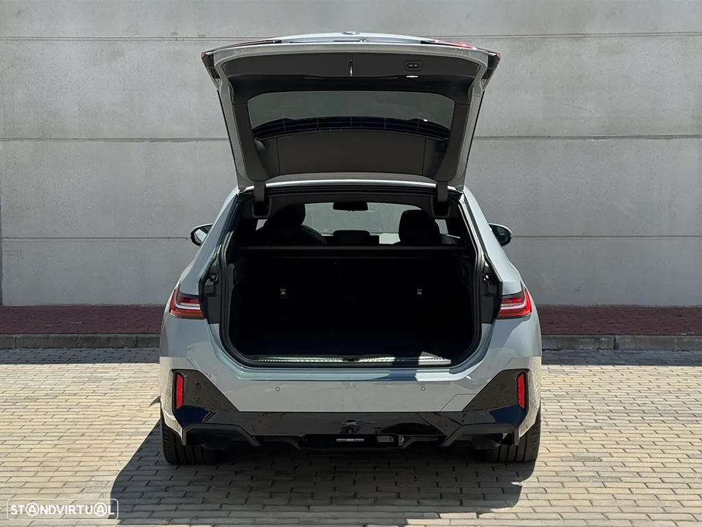 BMW i5 eDrive40 Pack Desportivo M - 16