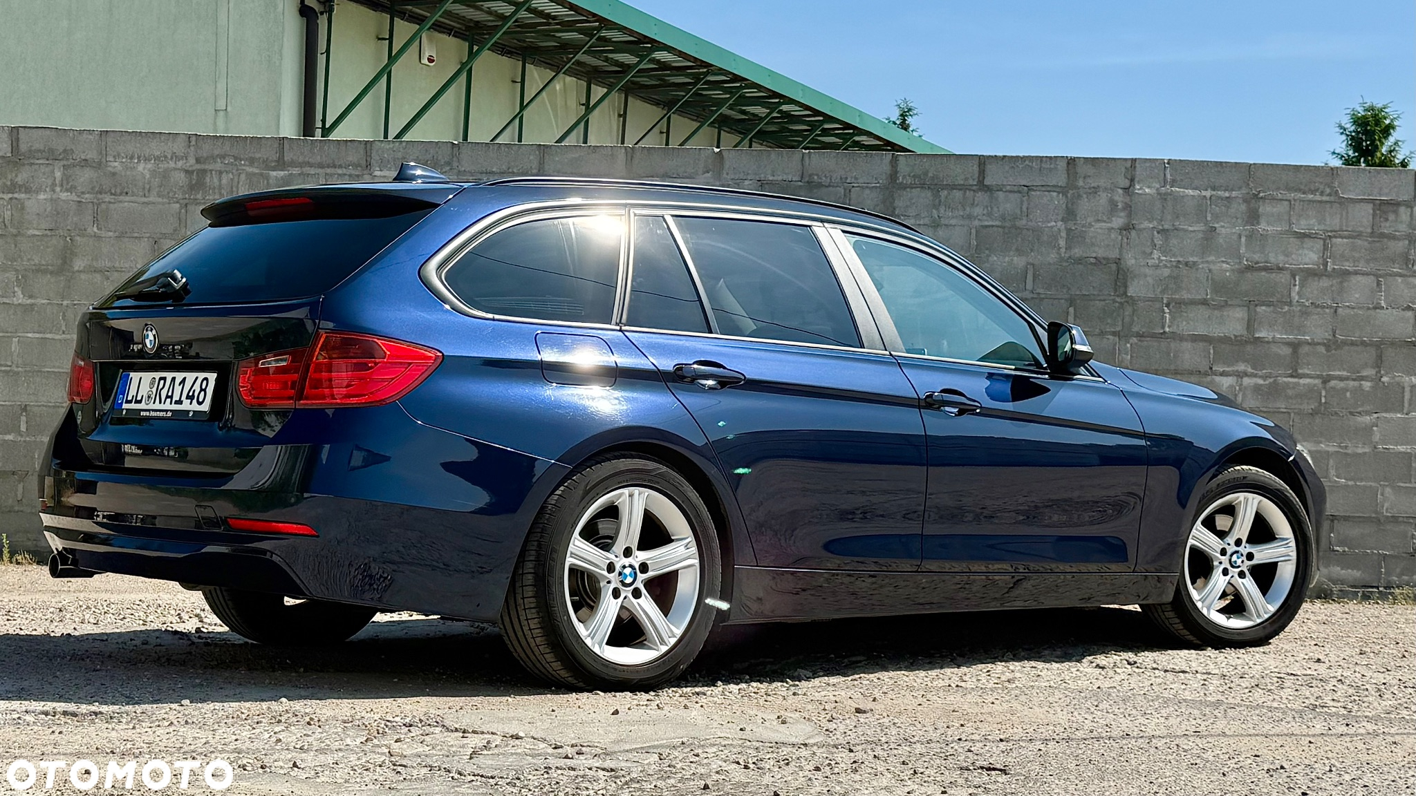 BMW Seria 3 318d DPF Touring Edition Exclusive - 18