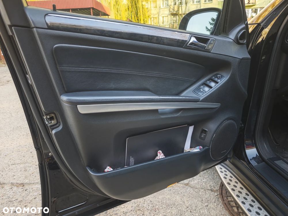 Mercedes-Benz ML 63 AMG 4Matic 7G-TRONIC - 13