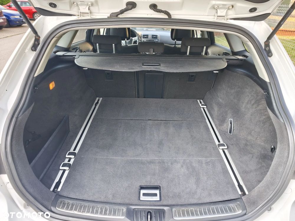 Toyota Avensis 2.0 Sol EU5 - 15