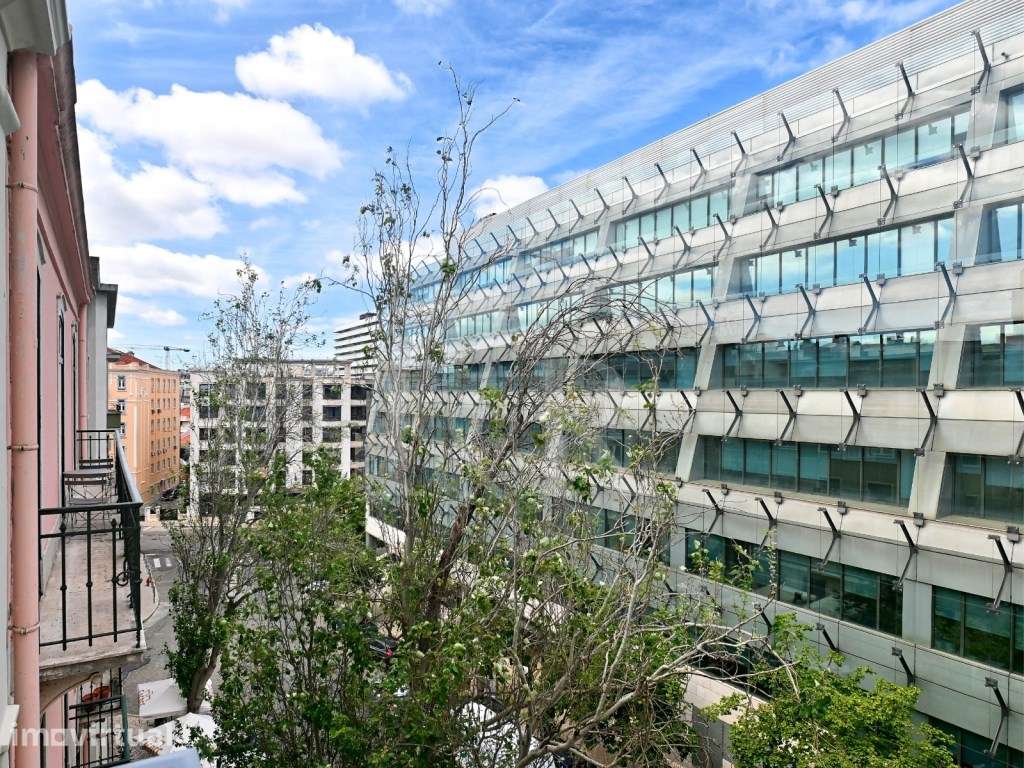 Apartamento T2 com varandas, junto ao Marquês Pombal, Lisboa - Grande imagem: 2/37