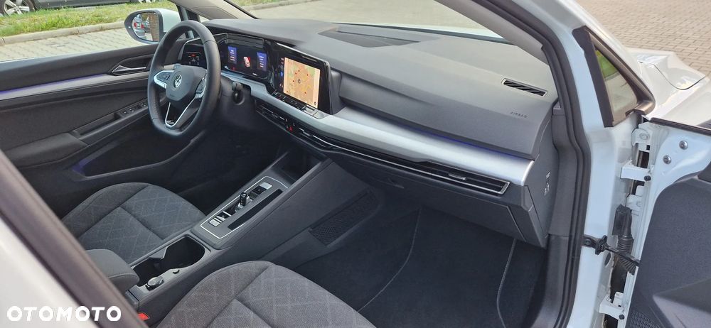 Volkswagen Golf - 8