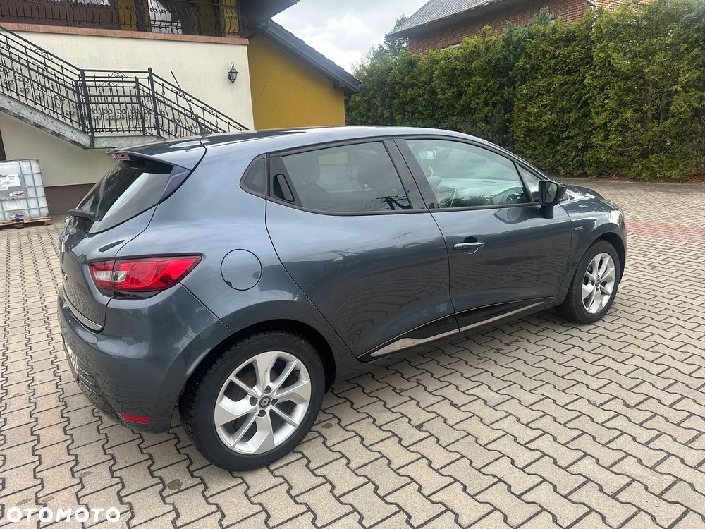 Renault Clio 1.2 16V Limited - 10