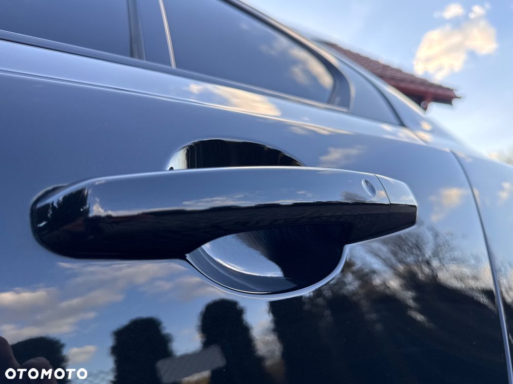 Jaguar XE 2.0 D180 AWD R-Dynamic HSE - 30