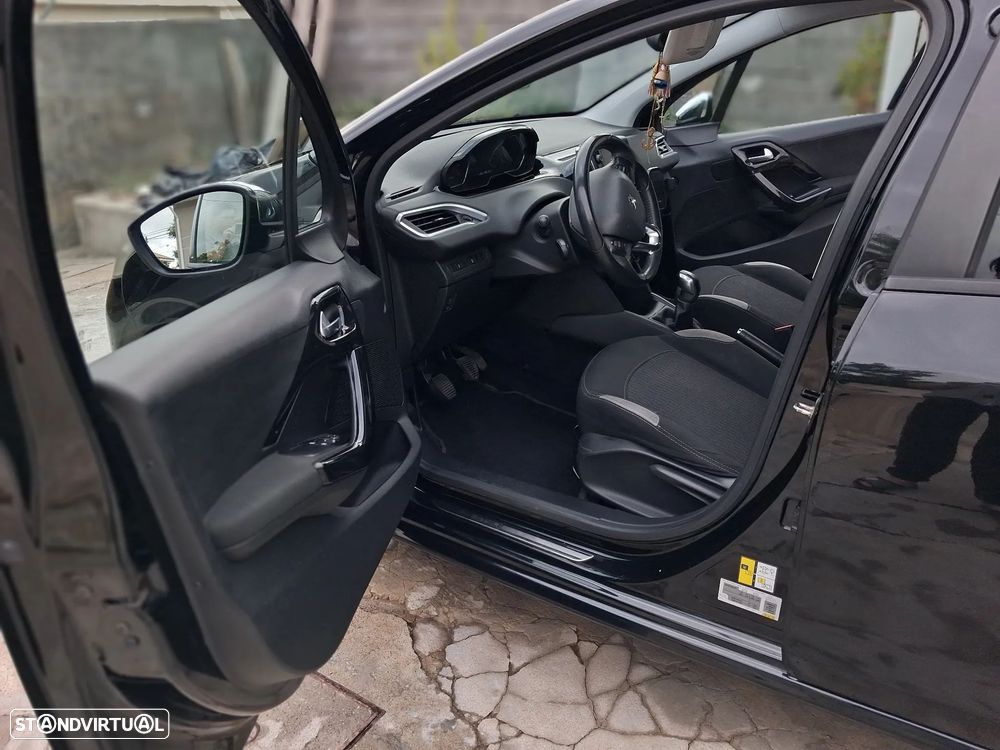Peugeot 208 1.2 VTi SE Style - 16