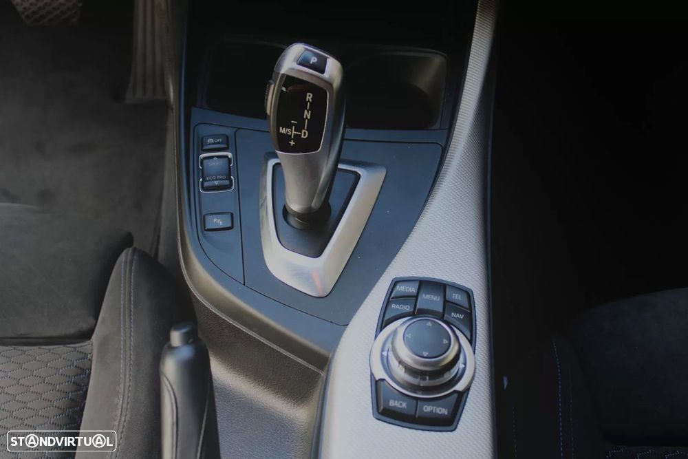 BMW 120 dA Pack M - 24