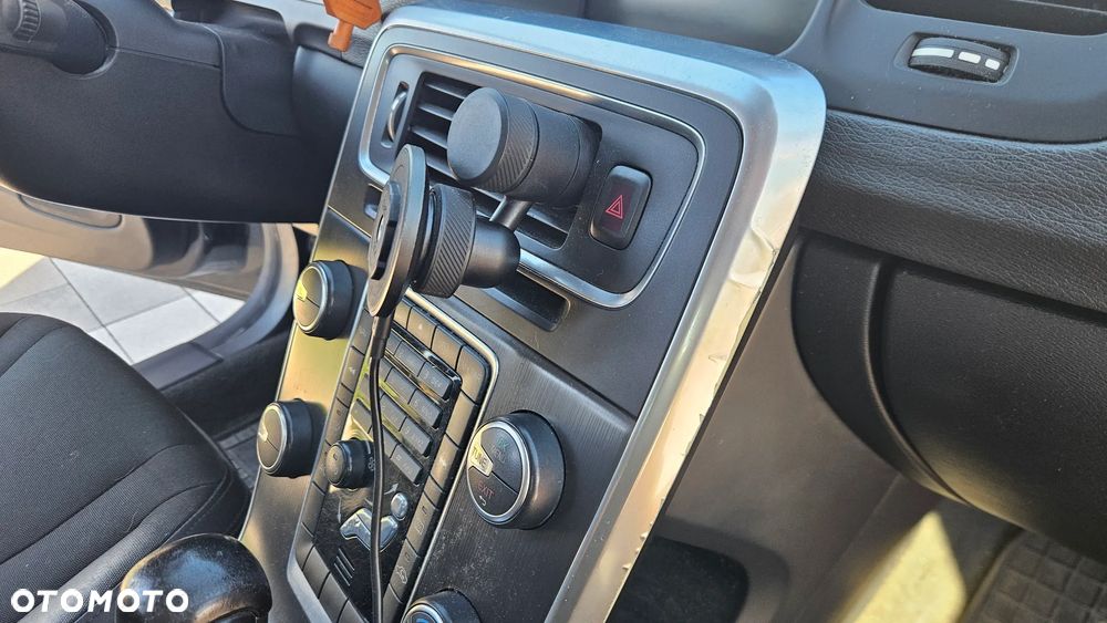 Volvo V60 D3 Geartronic Momentum - 26