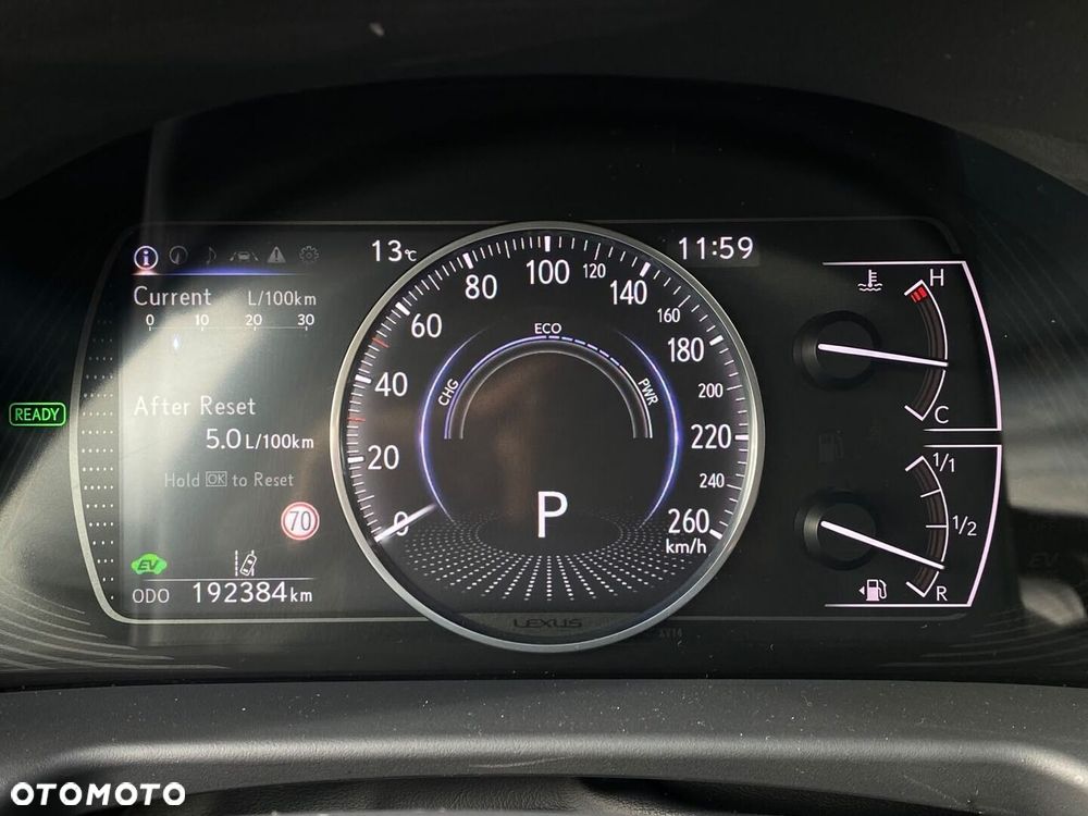 Lexus ES 300h F Sport Design - 25