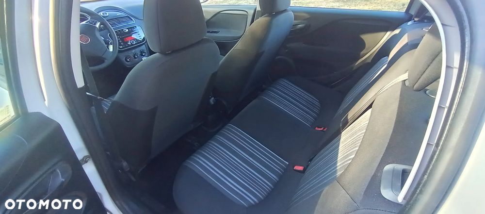 Fiat Punto 1.4 Easy S&S - 9