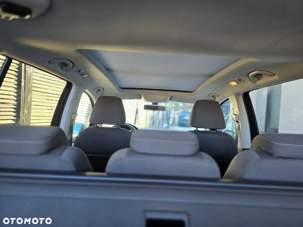 Volkswagen Touran 1.2 TSI MATCH - 8