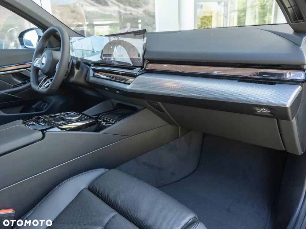 BMW Seria 5 520d xDrive - 8