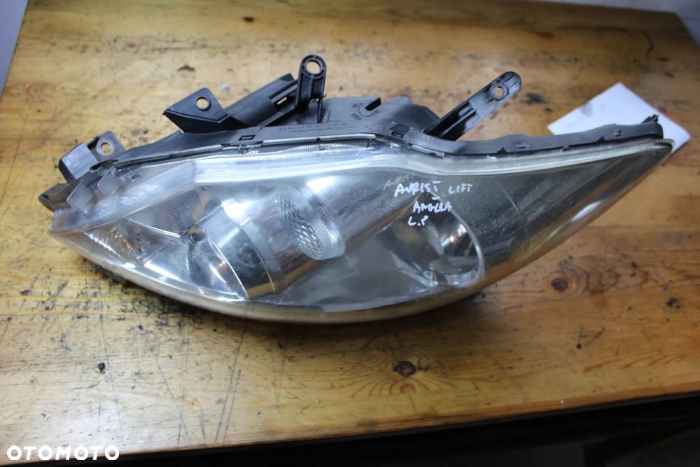 LAMPA LEWA LUB PRAWA PRZÓD TOYOTA AURIS I LIFT ANGLIA - 17
